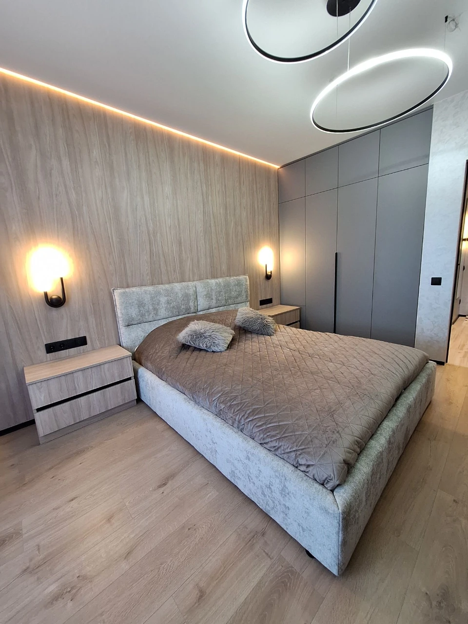 For Sale: 1-bedroom apartment 42 sq m with new designer renovation