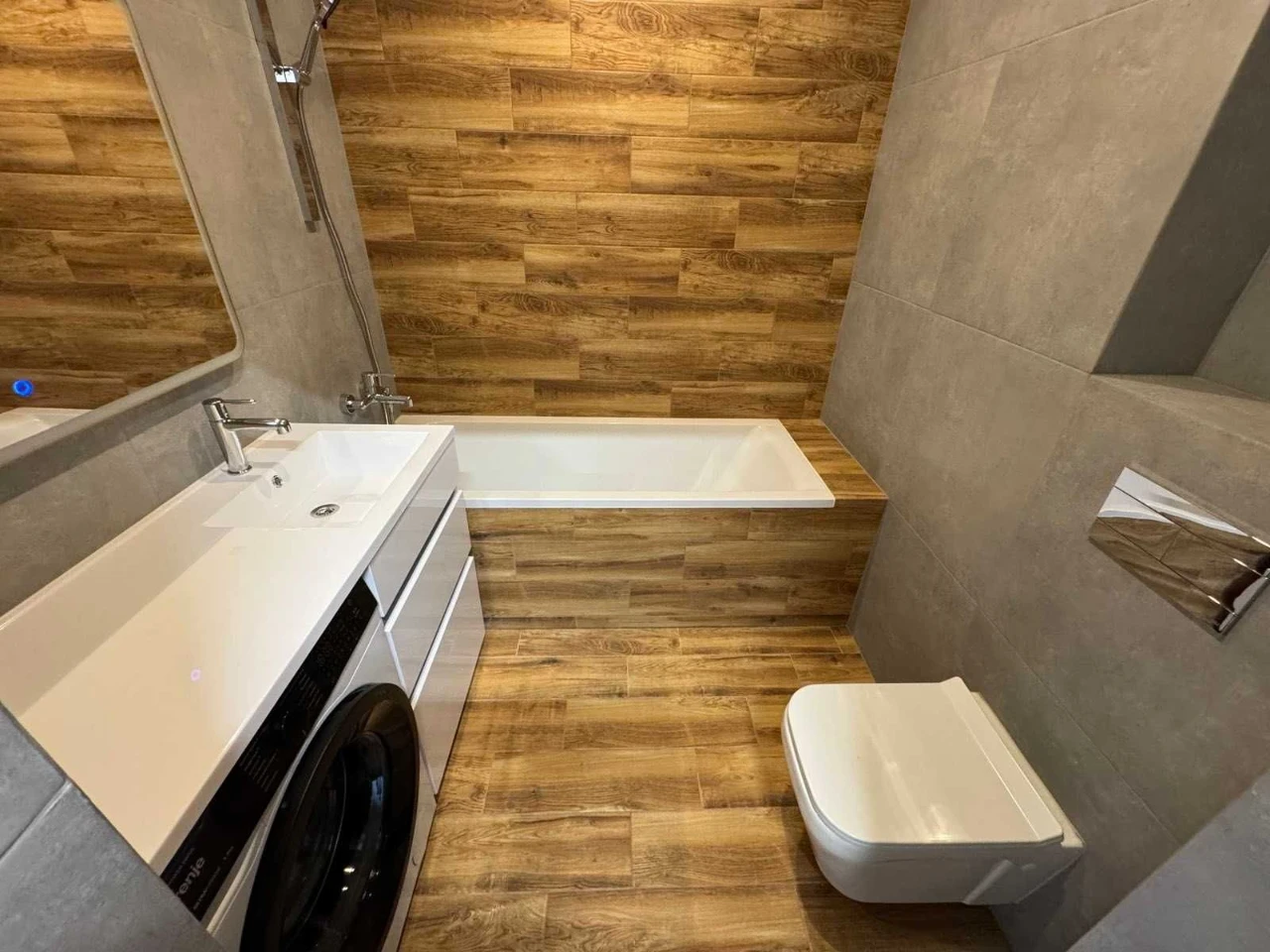 Apartment in Synergia City, Newly Renovated! Voucher, Certificate