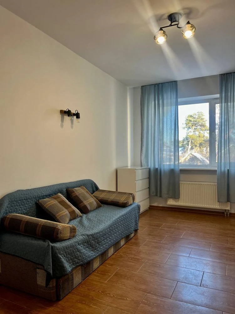 Euro 3 apartment with renovation across the street from school! 2% closing fee
