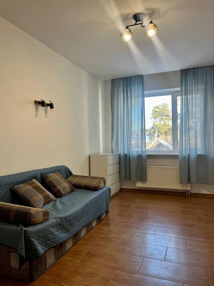 Euro 3 apartment with renovation across the street from school! 2% closing fee