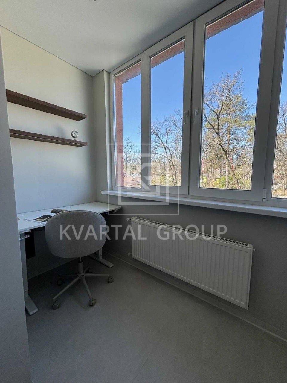 Sale of a spacious 2-bedroom apartment in the city center.