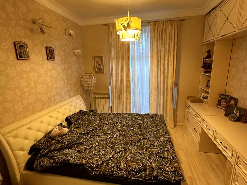 Apartment. Kyiv, Knyaziv Ostrozkyh St. (Moskovskaya)
