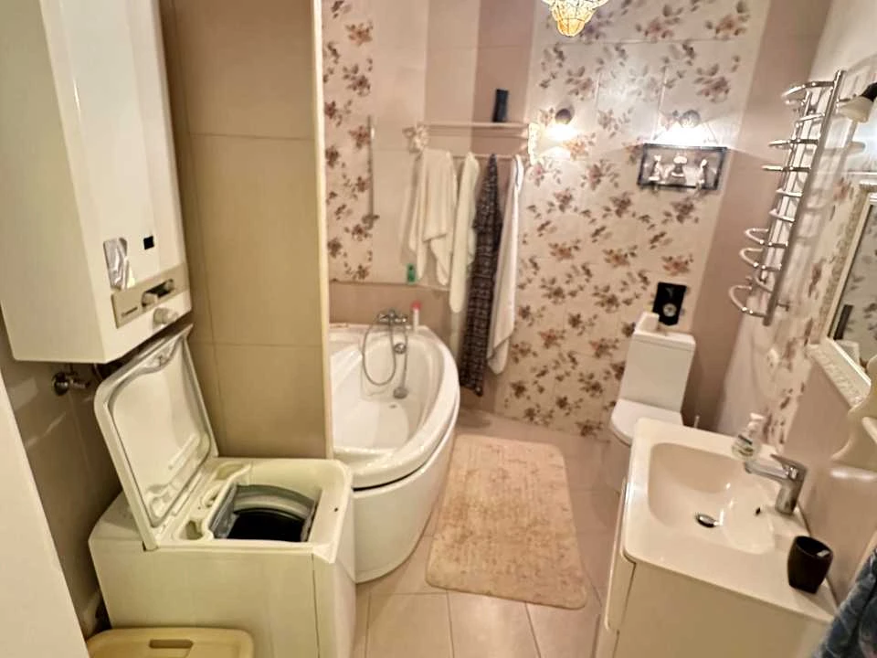 Apartment. Kyiv, Knyaziv Ostrozkyh St. (Moskovskaya)