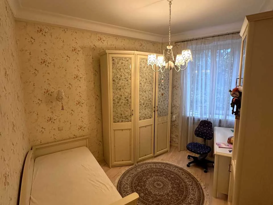 Apartment. Kyiv, Knyaziv Ostrozkyh St. (Moskovskaya)