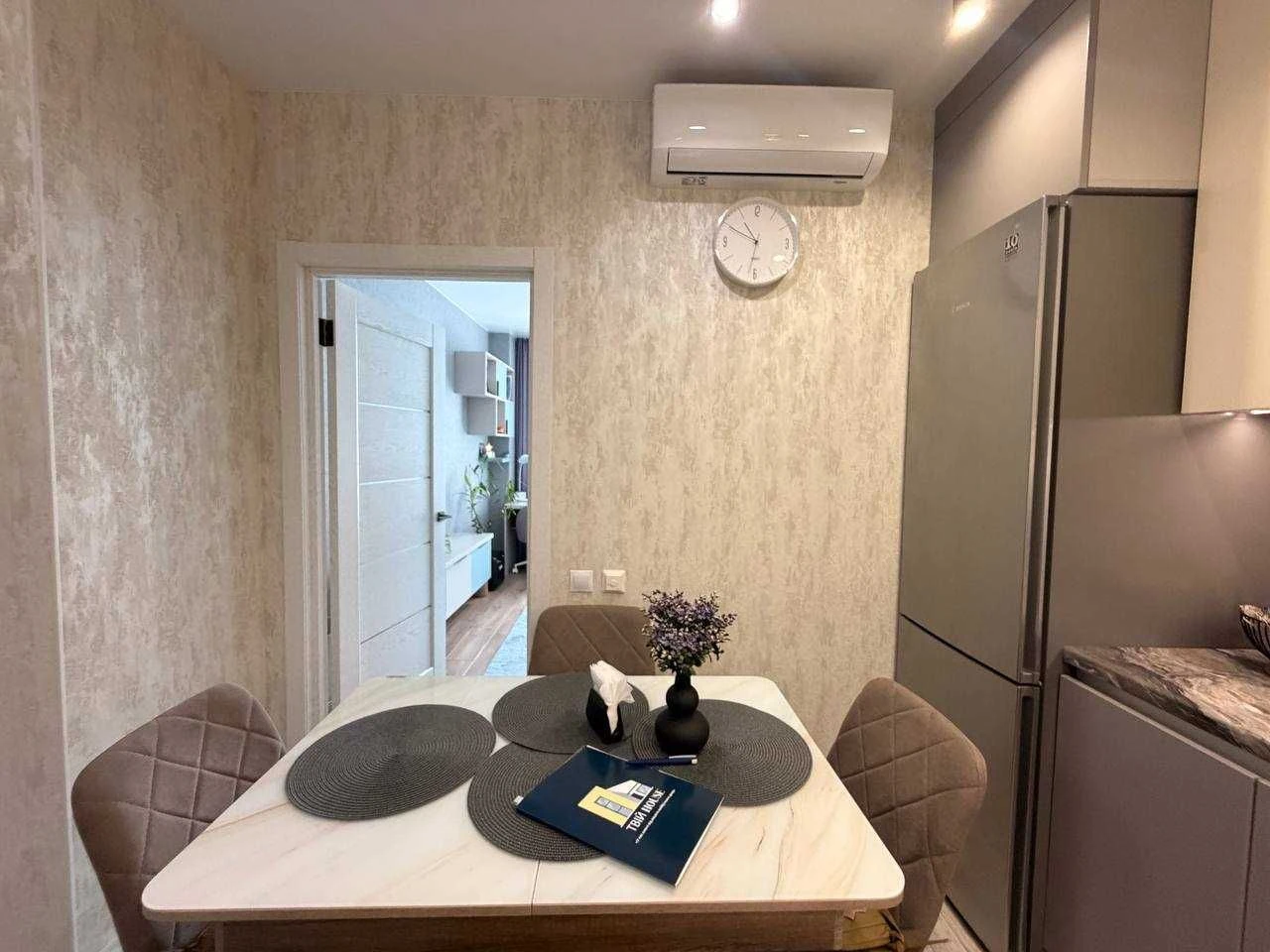 Продажа 2-комнатной квартиры с ремонтом и мебелью, район Центрального