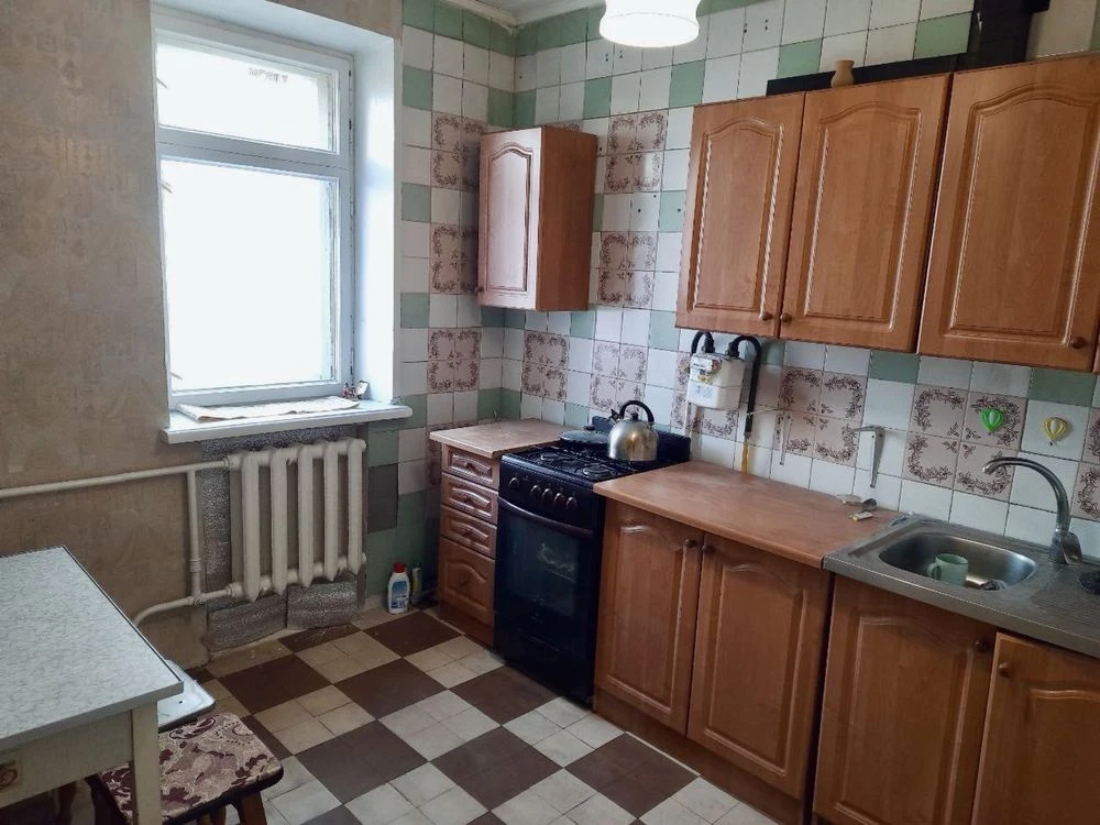 Urgent! Center. 1 bed apartment with living renovation