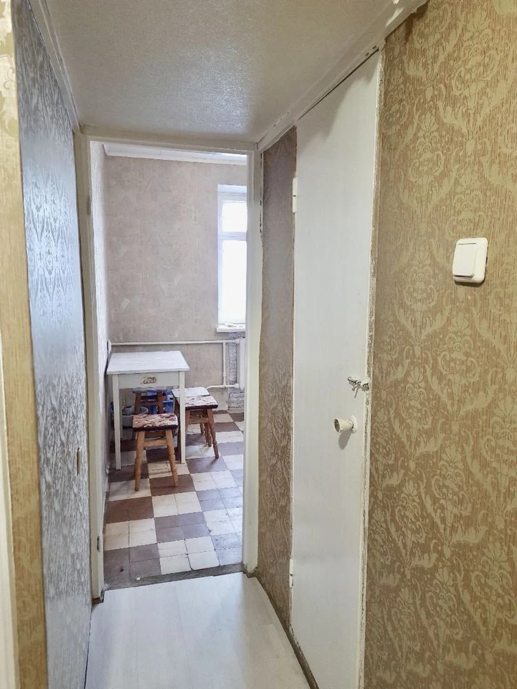Urgent! Center. 1 bed apartment with living renovation