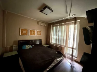 I am selling a 3-room apartment in Oleksiyivka.