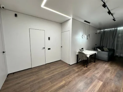 PRICE ALERT! Quality 2-bedroom apartment with renovation!