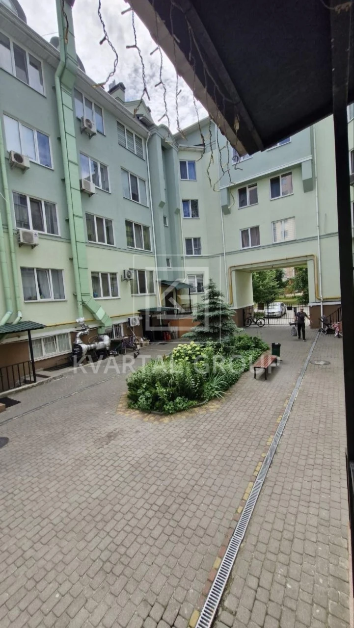 1-bedroom apartment with renovation in a closed residential complex