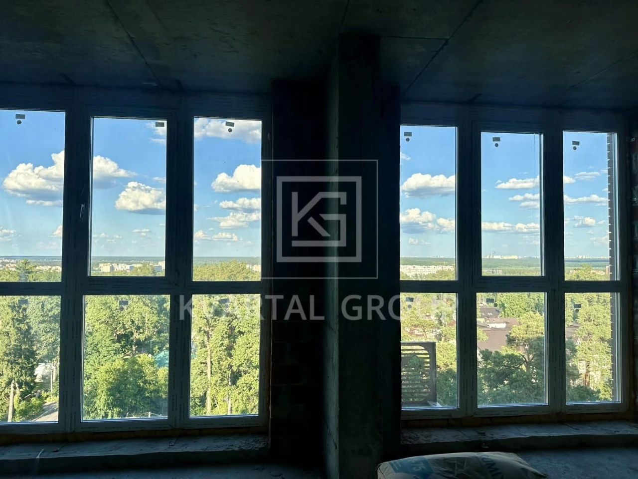 Apartment with a Terrace! 2 Levels! Central Park!