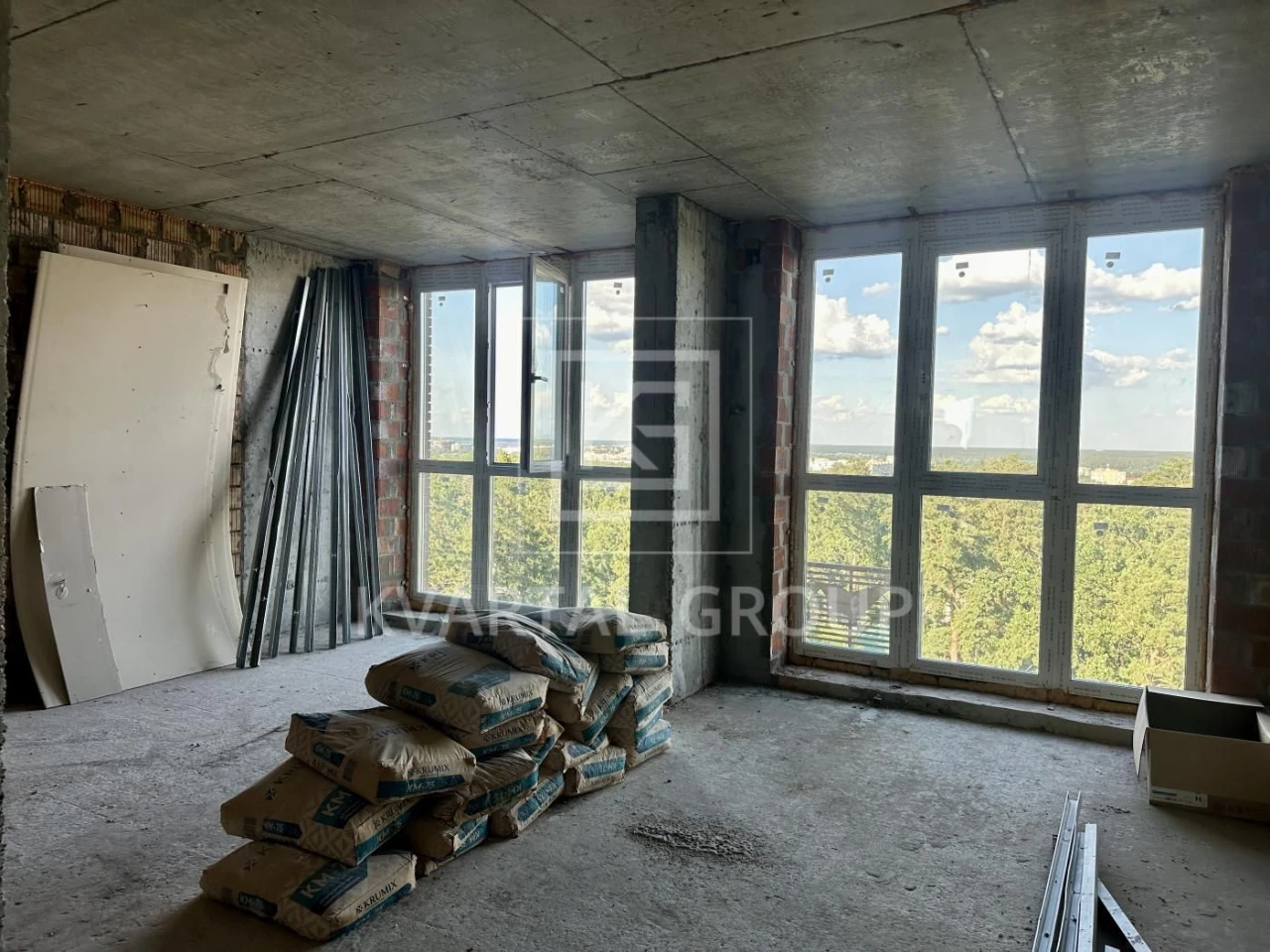 Apartment with a Terrace! 2 Levels! Central Park!