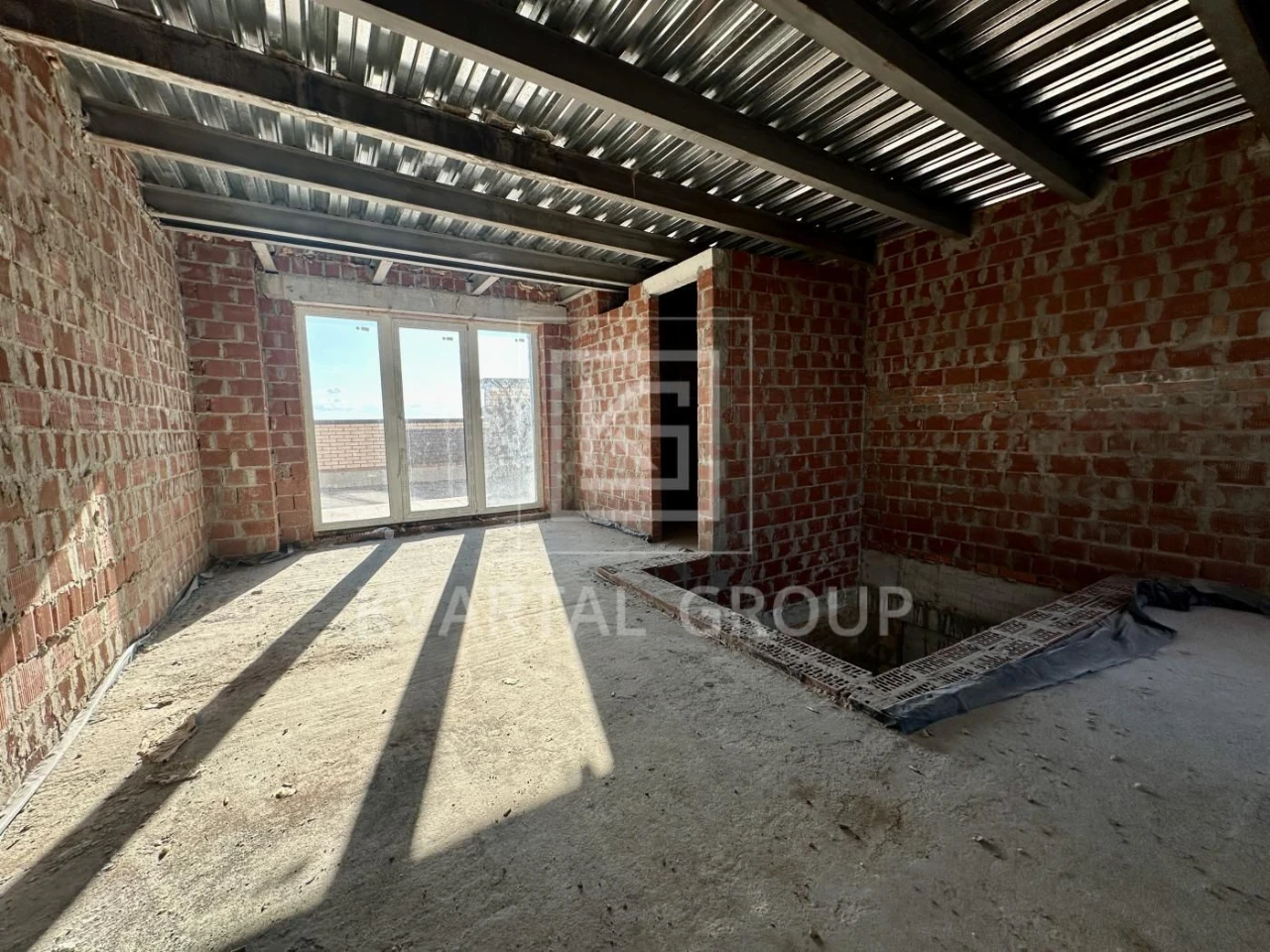 Apartment with a Terrace! 2 Levels! Central Park!