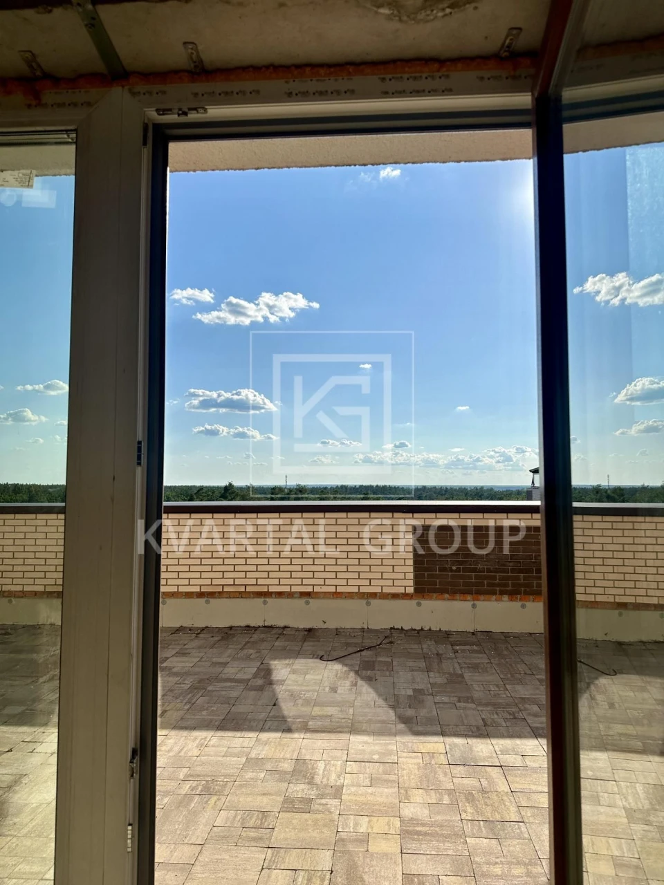 Apartment with a Terrace! 2 Levels! Central Park!