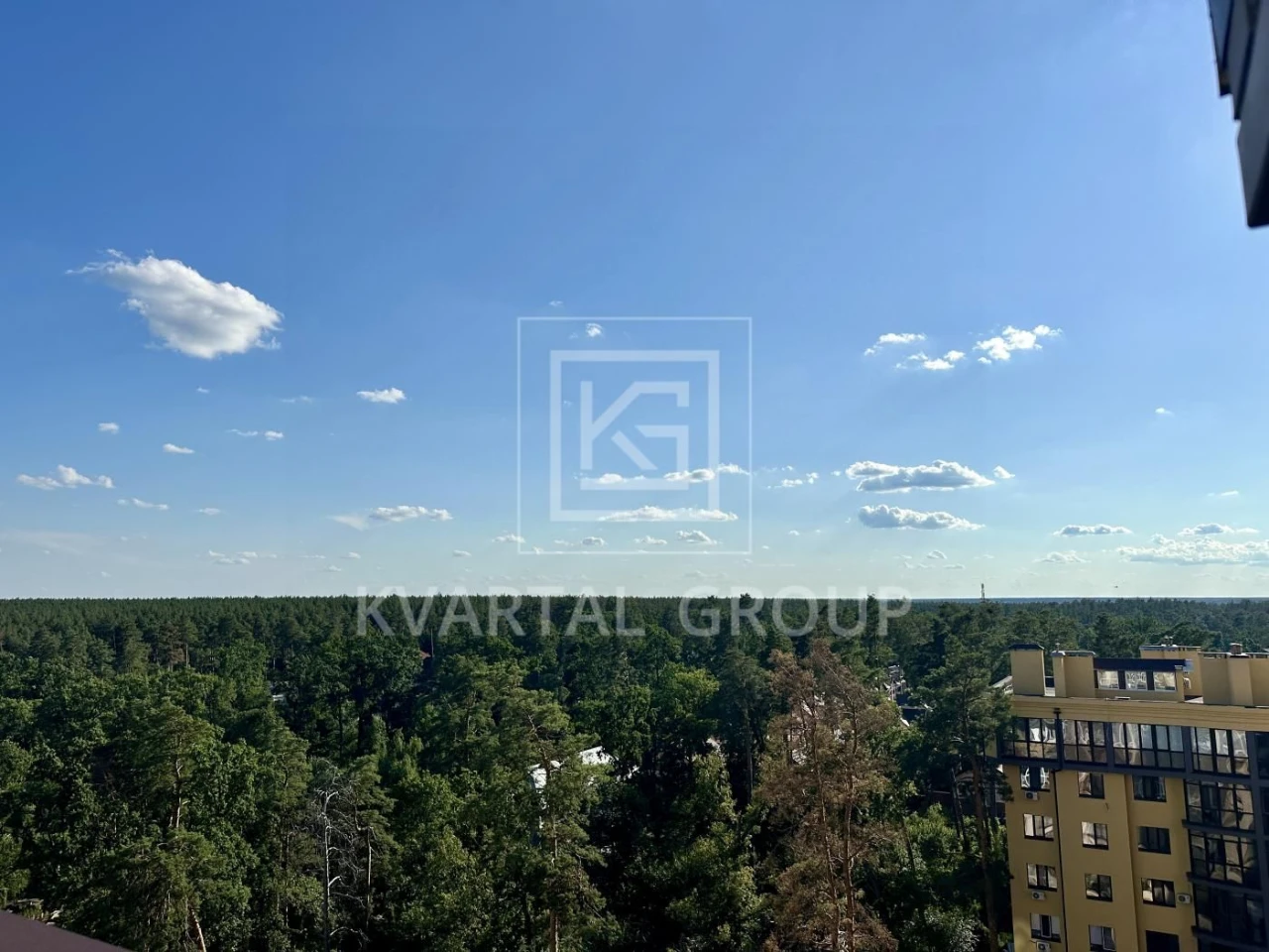 Apartment with a Terrace! 2 Levels! Central Park!