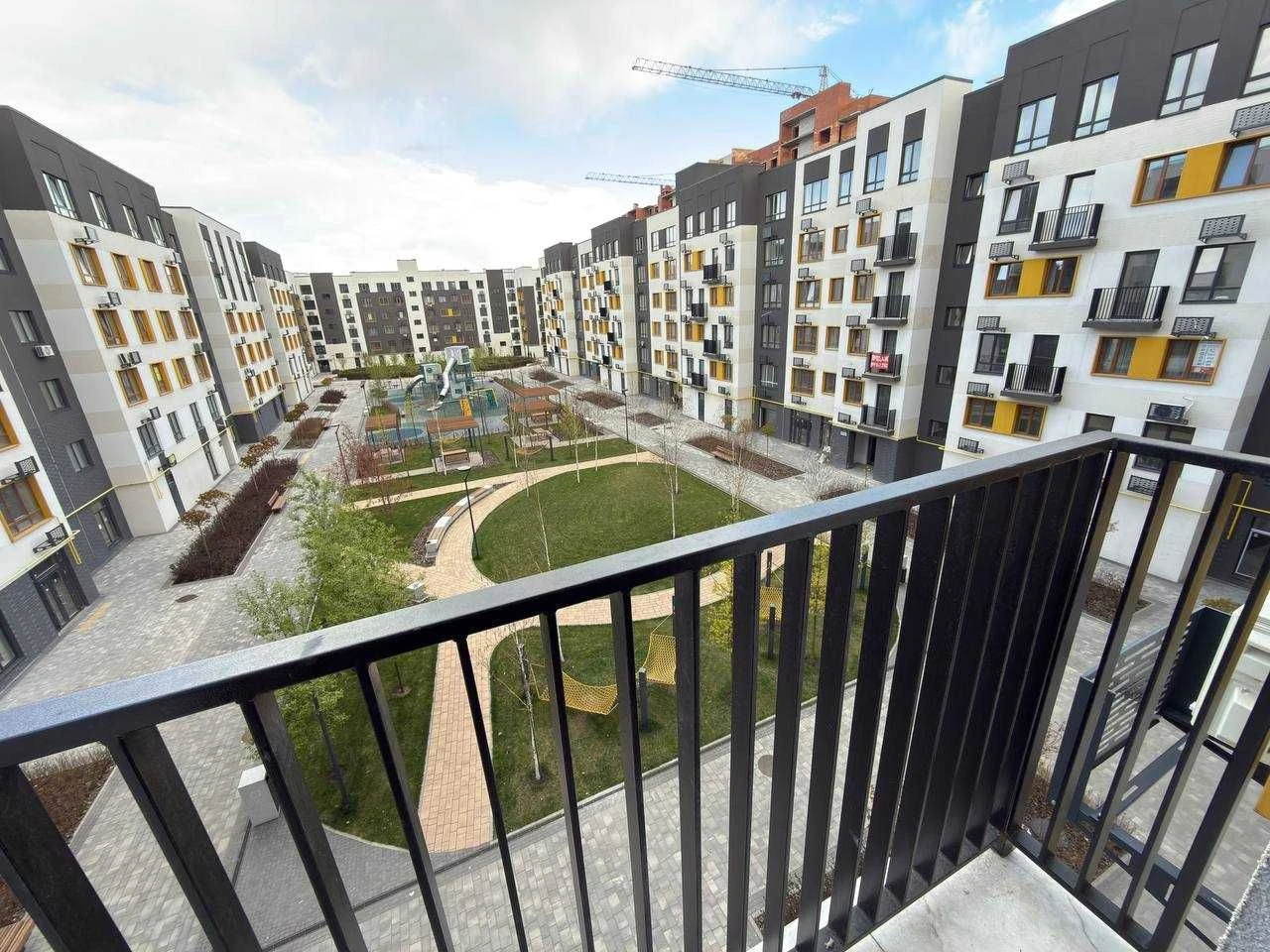 For Sale: 1-room apartment renovated in the "Molodist" residential complex, Irpin