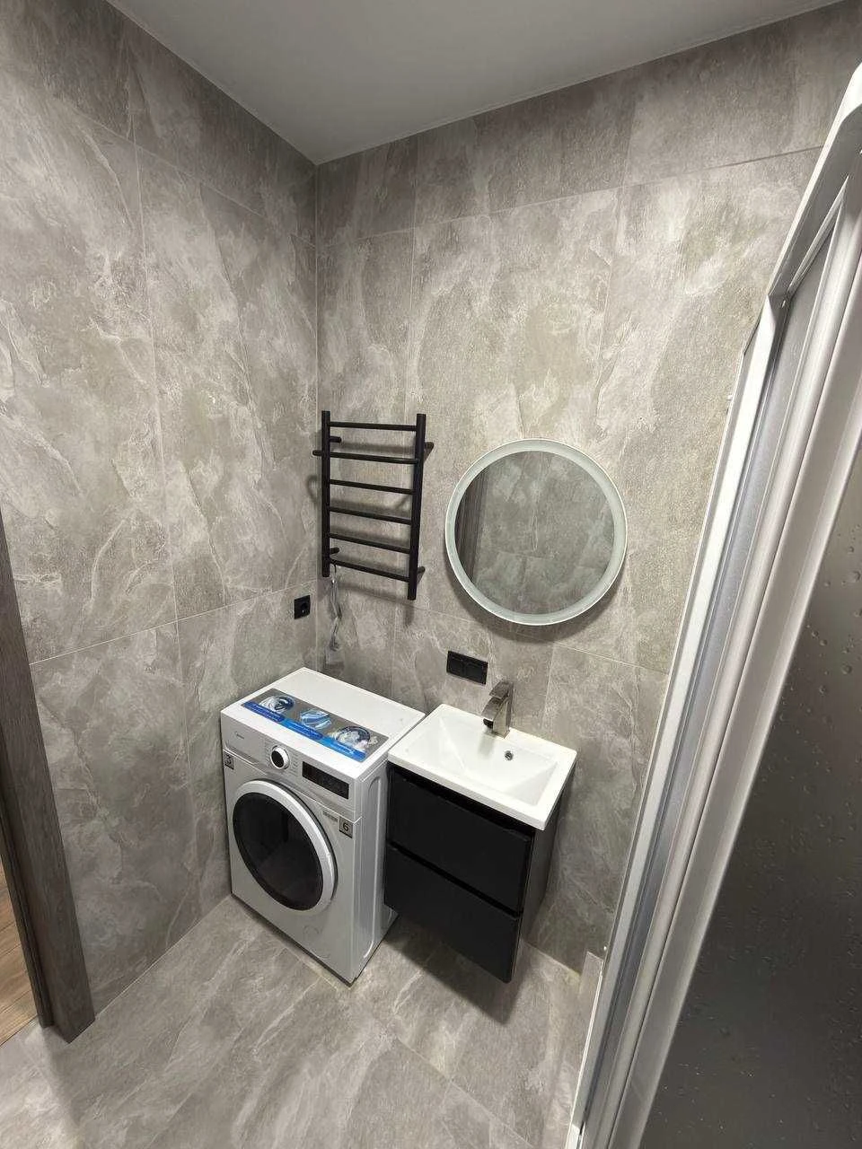 For Sale: 1-room apartment renovated in the "Molodist" residential complex, Irpin