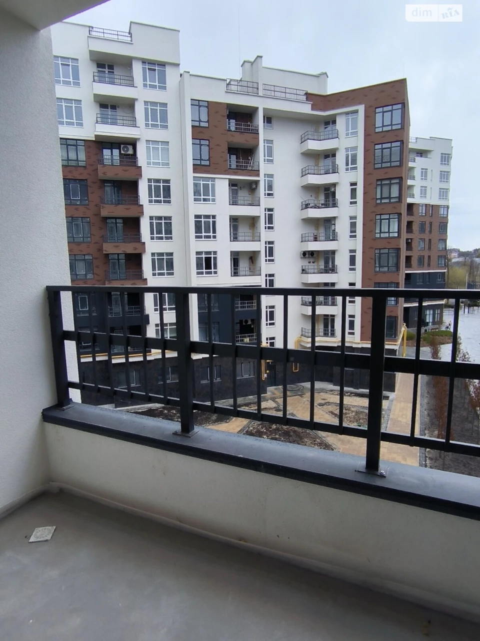 Apartment for Sale, Romianka