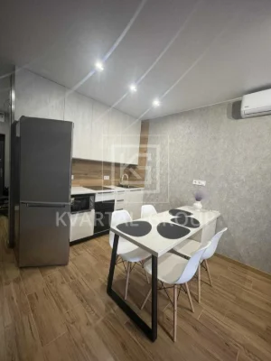 1к квартира 42 м² біля Центрального парку, 2 поверх, з мебля