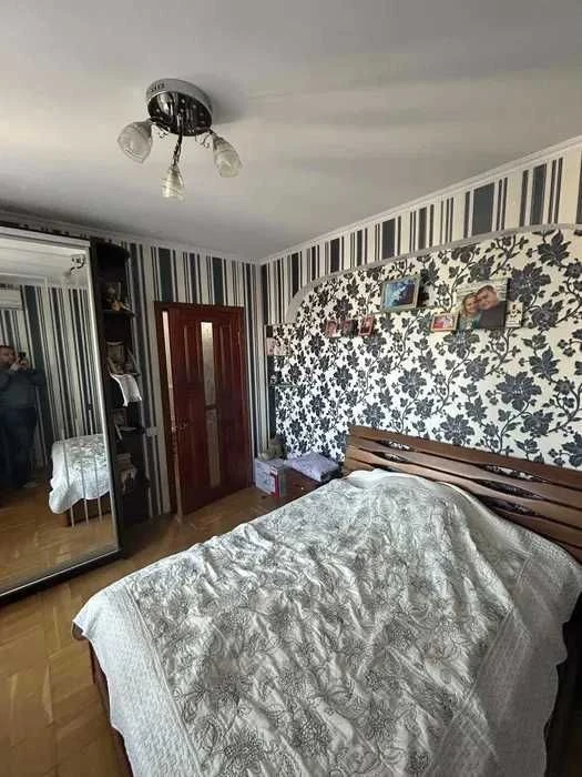 Продається трикімнатна квартира в центрі Ірпеня