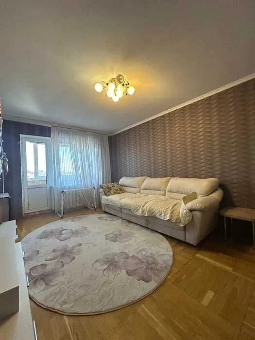 Продається трикімнатна квартира в центрі Ірпеня