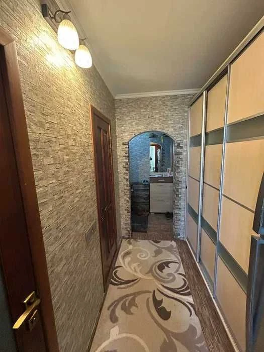 Продається трикімнатна квартира в центрі Ірпеня