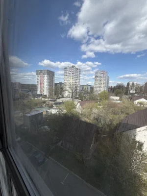 2% Property Tax! 3-room apartment renovated with gas!