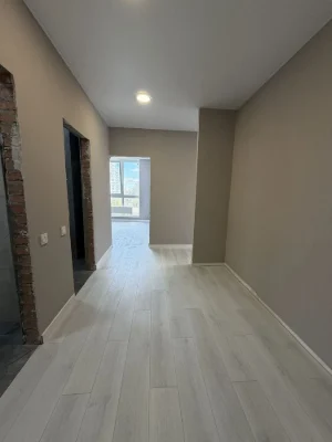 2% Property Tax! 3-room apartment renovated with gas!