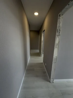 2% Property Tax! 3-room apartment renovated with gas!