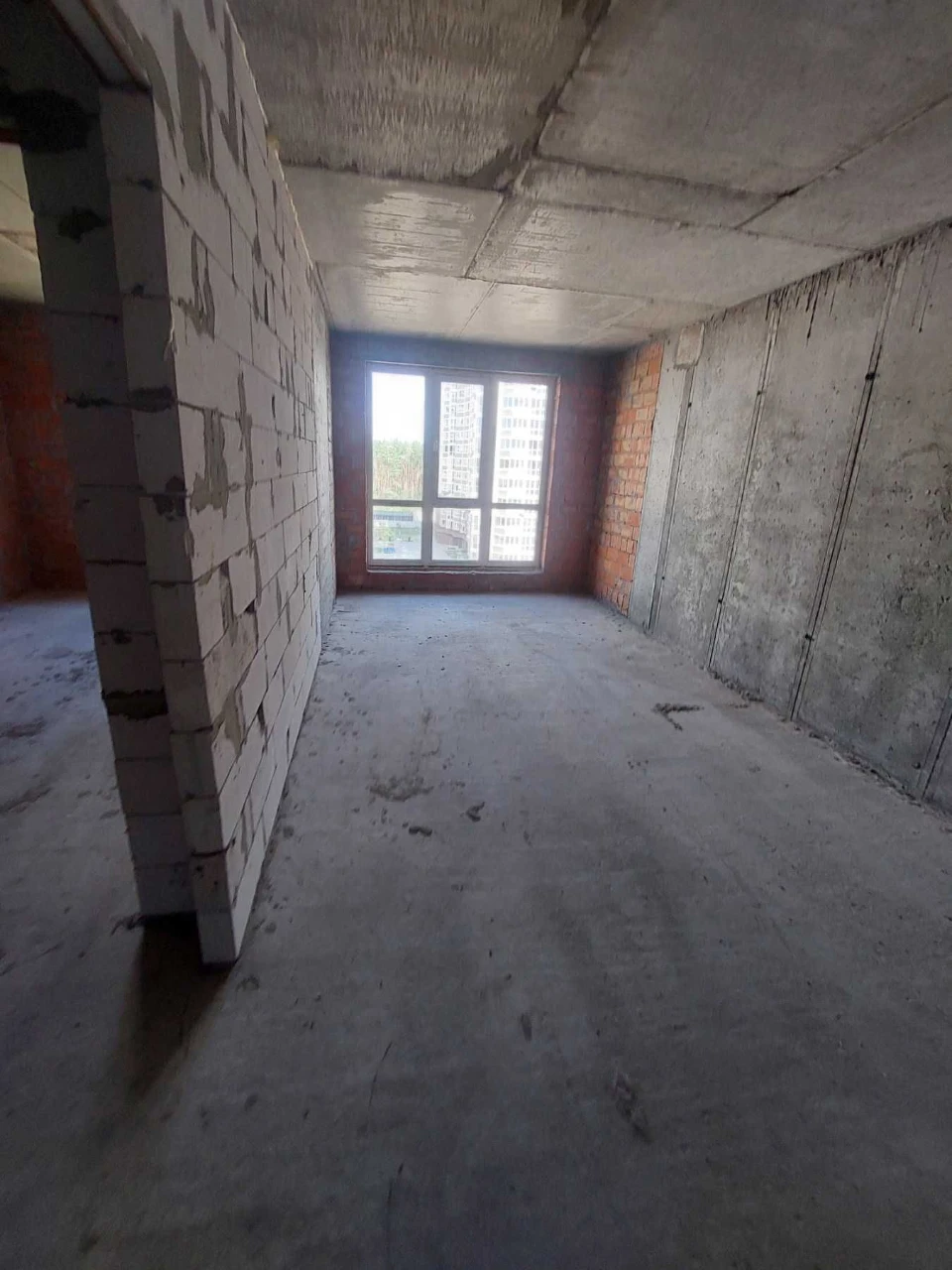 Sale of a Euro 3-room apartment 68 m2, minimal finishing
