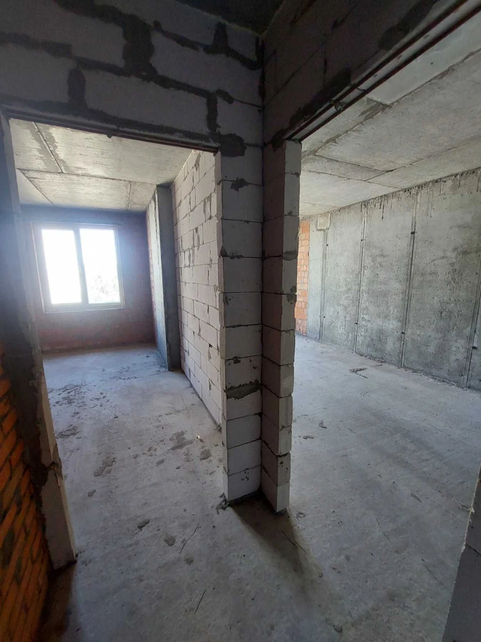 Sale of a Euro 3-room apartment 68 m2, minimal finishing