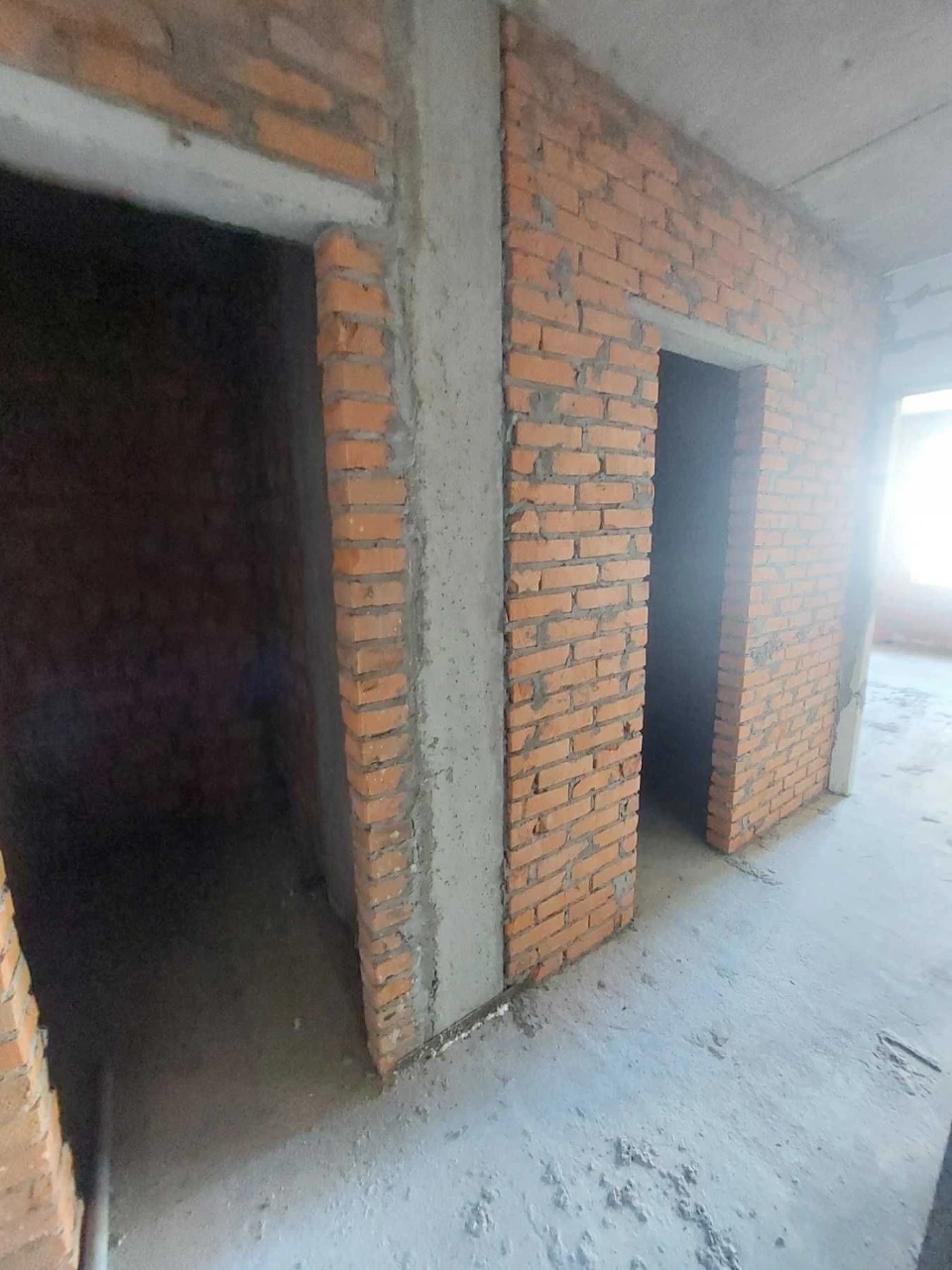 Sale of a Euro 3-room apartment 68 m2, minimal finishing