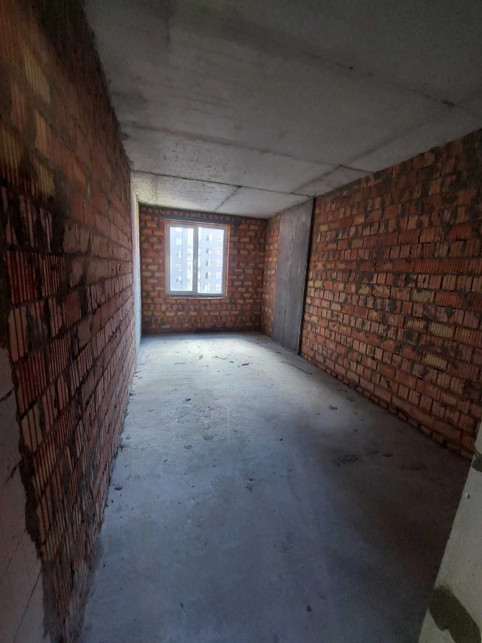 Sale of a Euro 3-room apartment 68 m2, minimal finishing