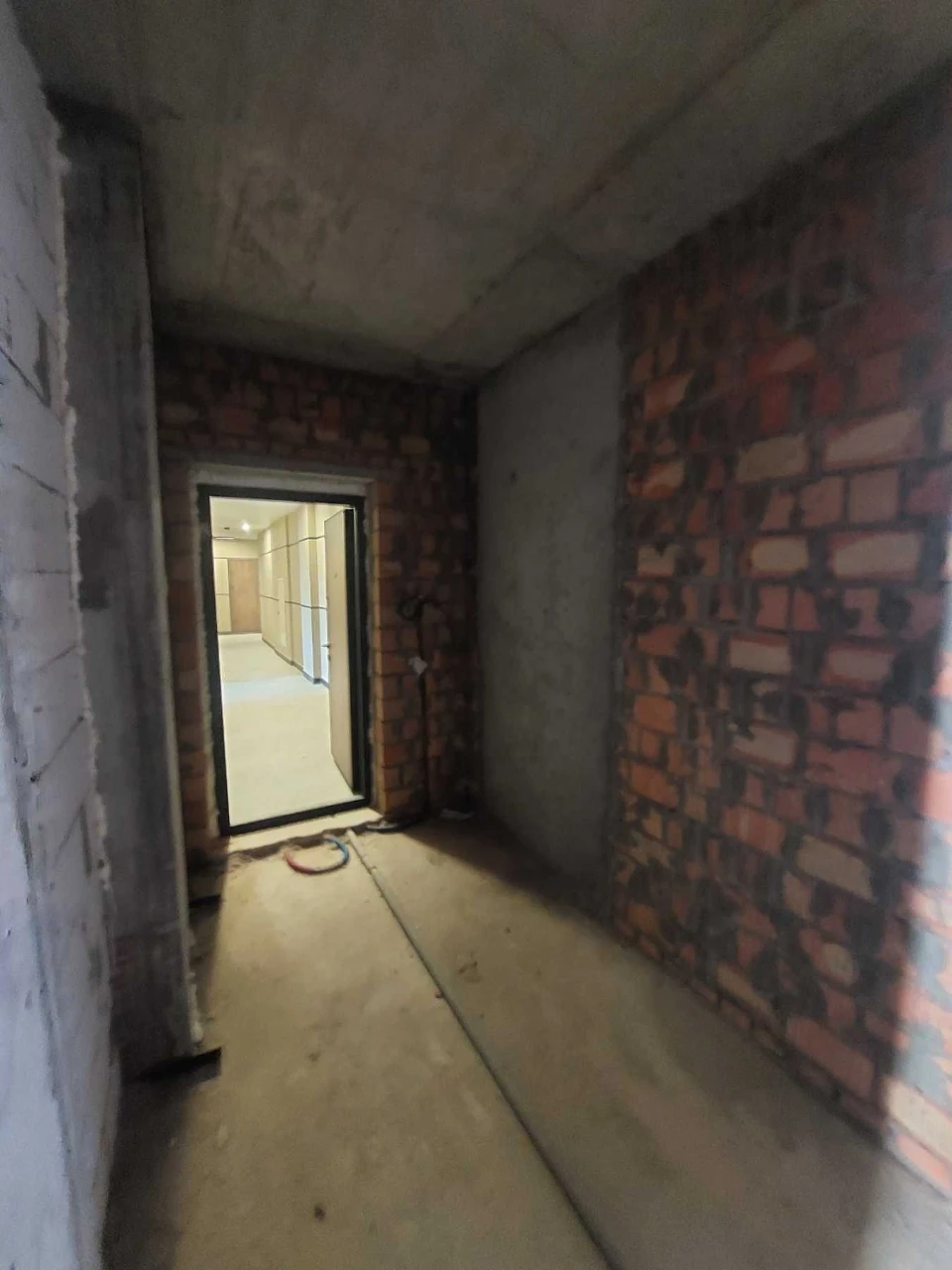 Sale of a Euro 3-room apartment 68 m2, minimal finishing