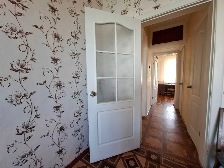 В продаже трехкомнатная квартира, Головковского, очень чистая