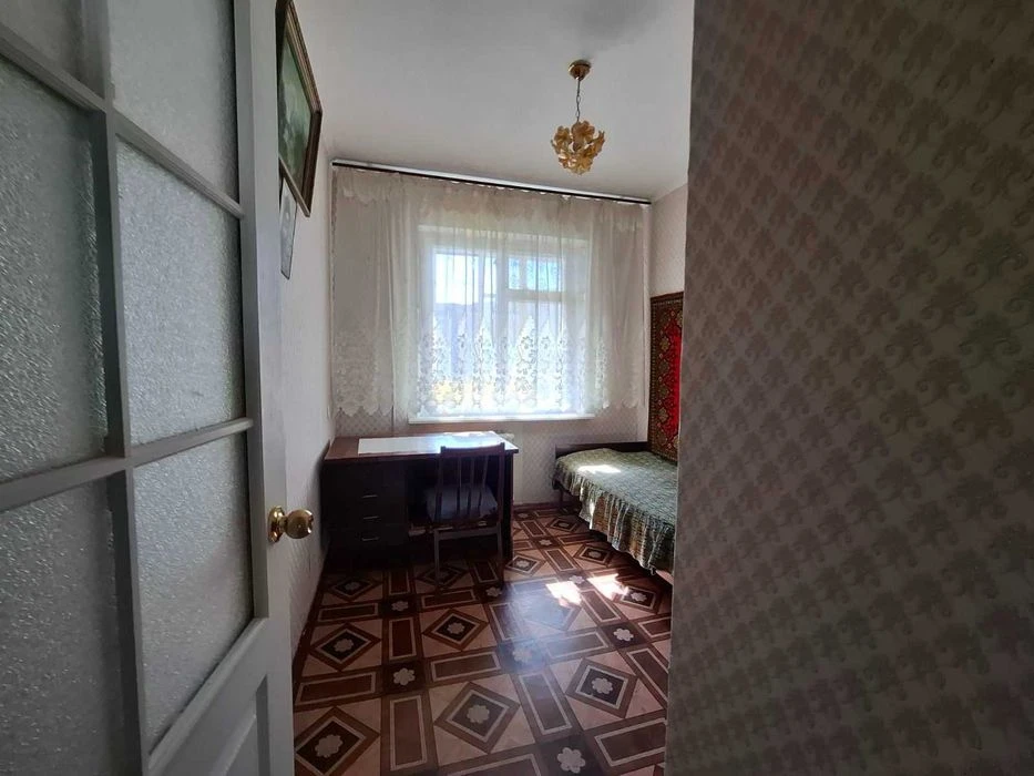 В продаже трехкомнатная квартира, Головковского, очень чистая