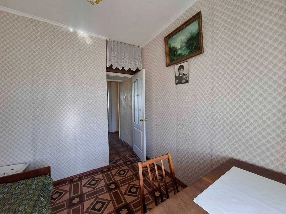 В продаже трехкомнатная квартира, Головковского, очень чистая