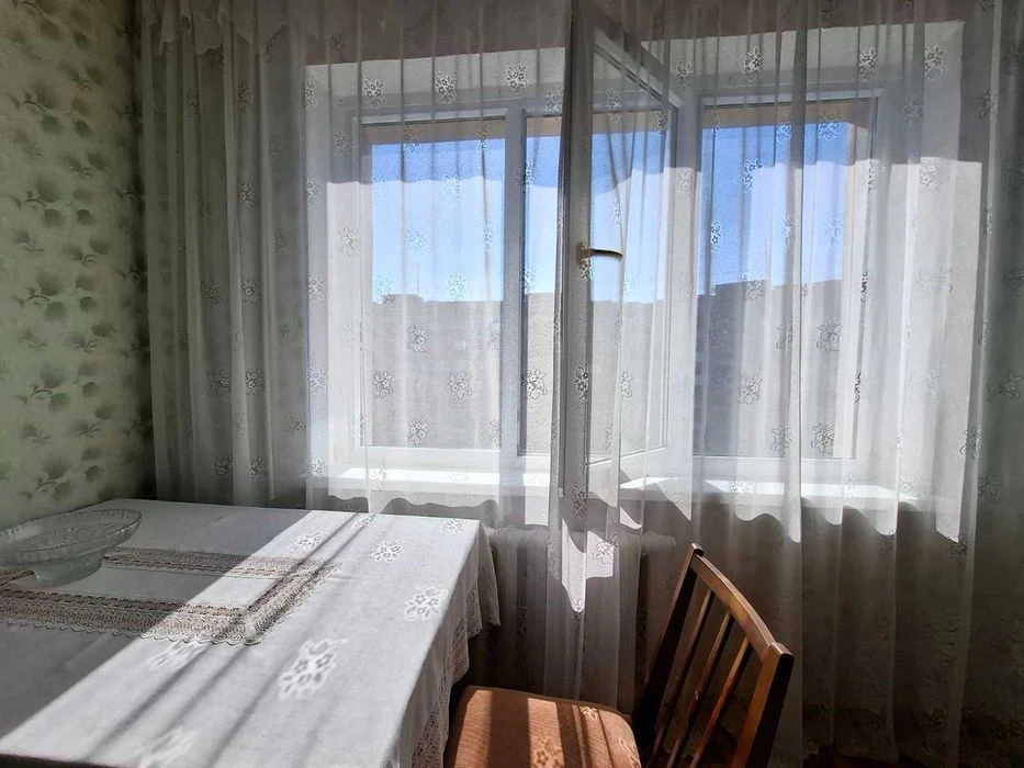 В продаже трехкомнатная квартира, Головковского, очень чистая