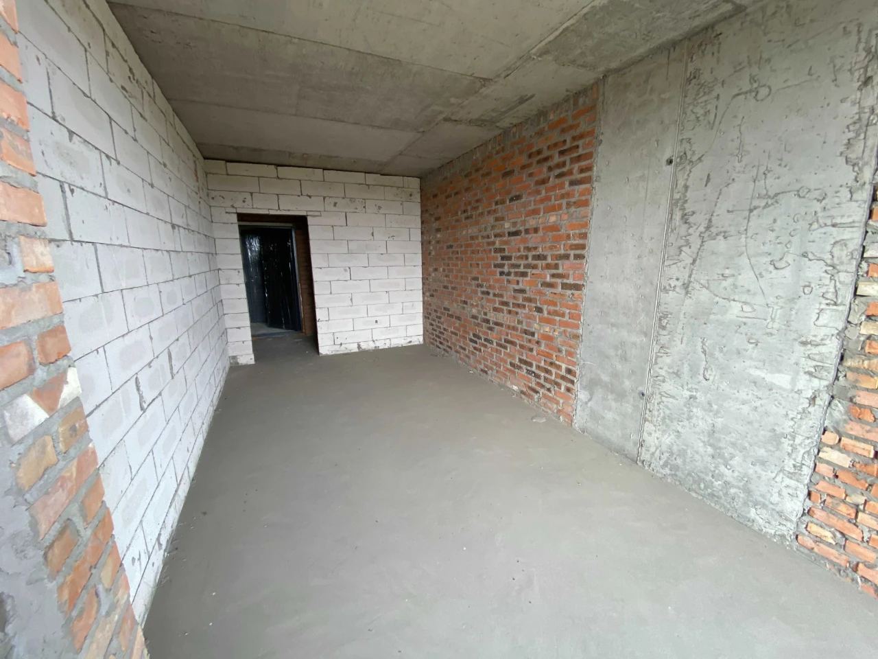Продаж однокімнатного житла 42,8 м² з видом на ліс, вигідна ціна