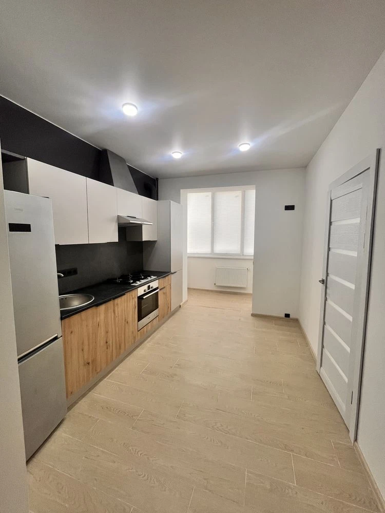 1-bedroom apartment with new renovation! Property with a closed area!