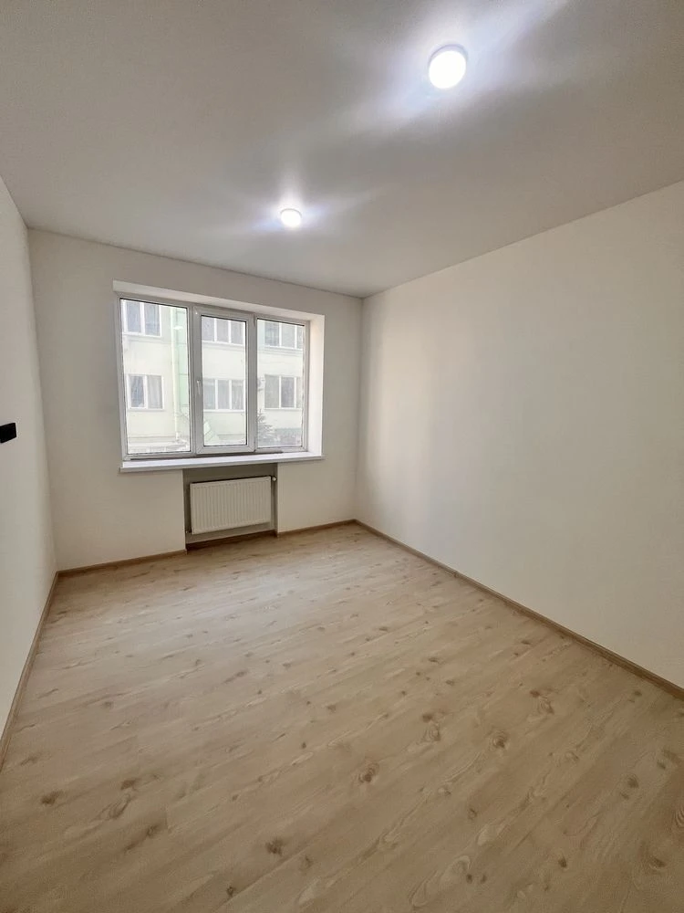 1-bedroom apartment with new renovation! Property with a closed area!
