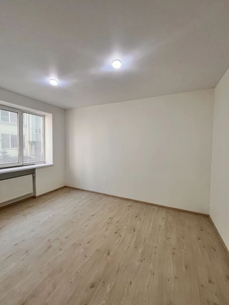 1-bedroom apartment with new renovation! Property with a closed area!