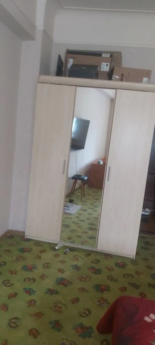 Selling a 3-room apartment near Zashchitnikov Ukrayiny Metro Station.
