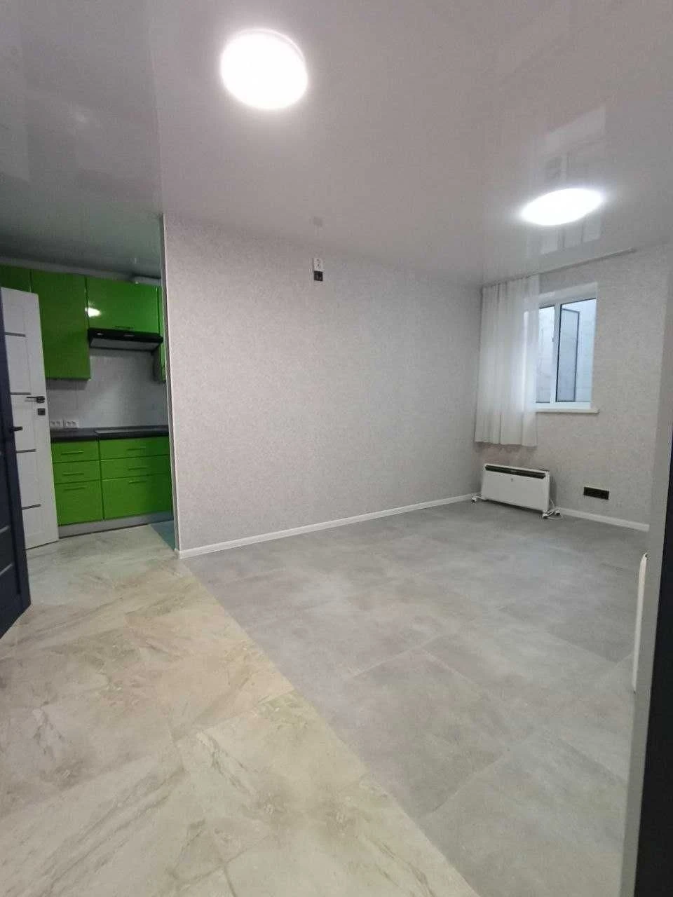 Apartment in the Center, Minimal Decoration