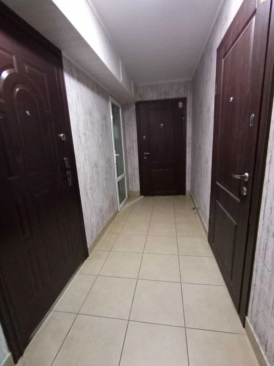 Apartment in the Center, Minimal Decoration