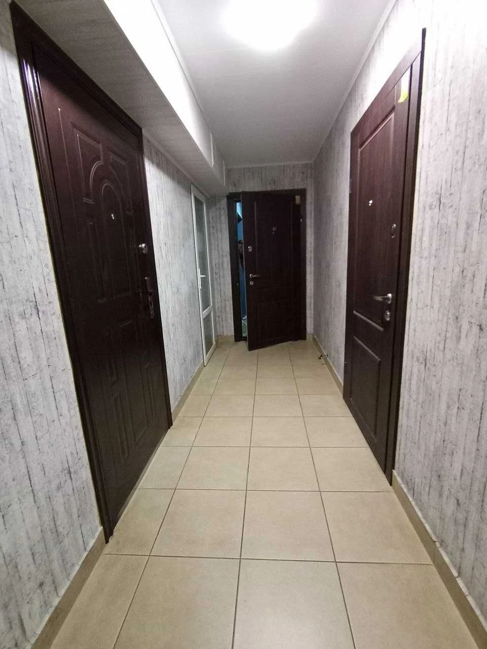 Apartment in the Center, Minimal Decoration