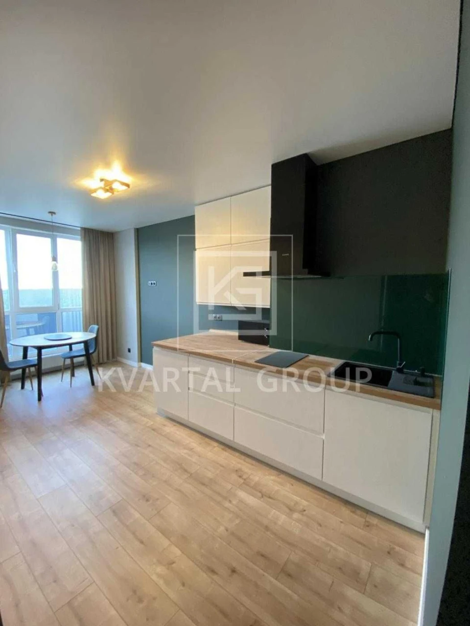 For Sale: Stunning 1-bedroom apartment near Central Park with renovation