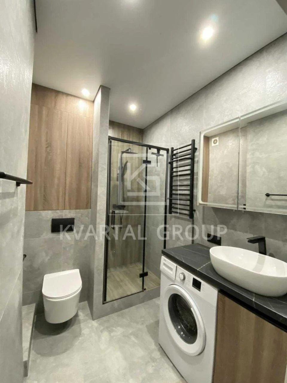 For Sale: Stunning 1-bedroom apartment near Central Park with renovation