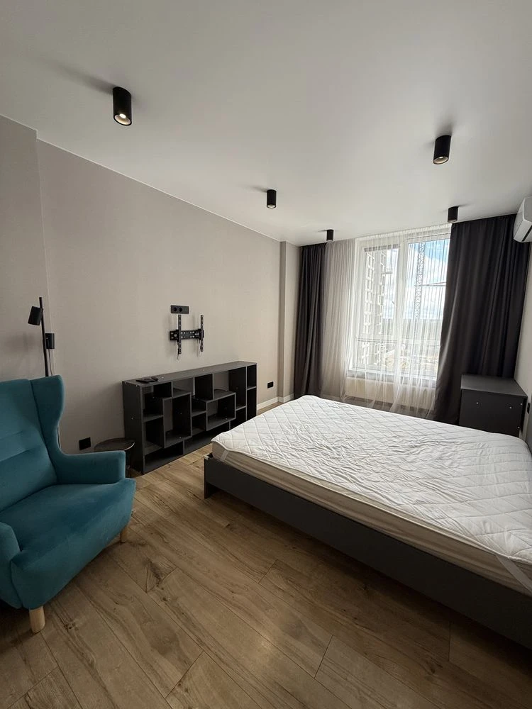 For Sale: Spacious 1-bedroom apartment, 42 m², Irpin