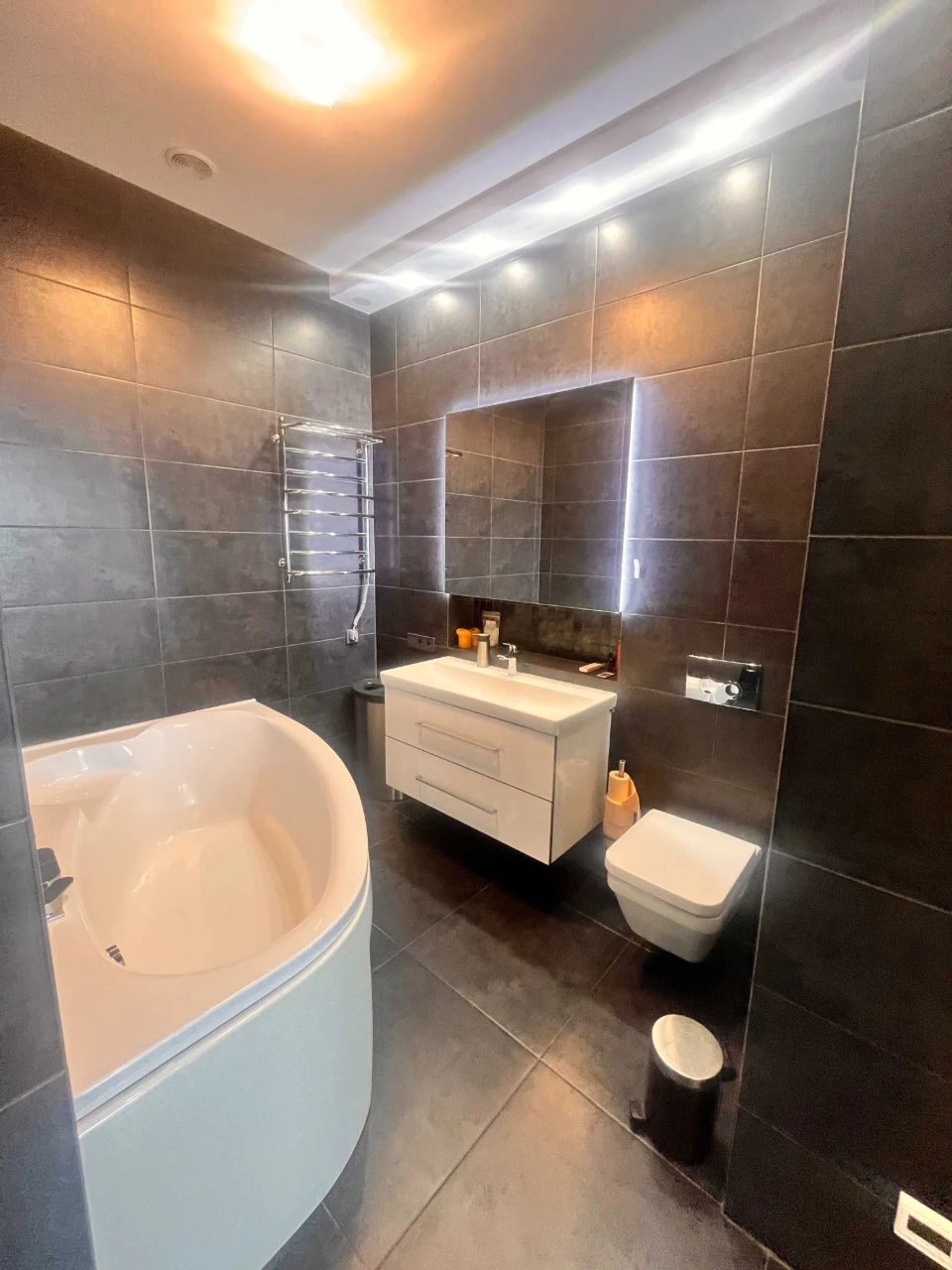 3-кімнатна дворівнева квартира, видова, 138 м²